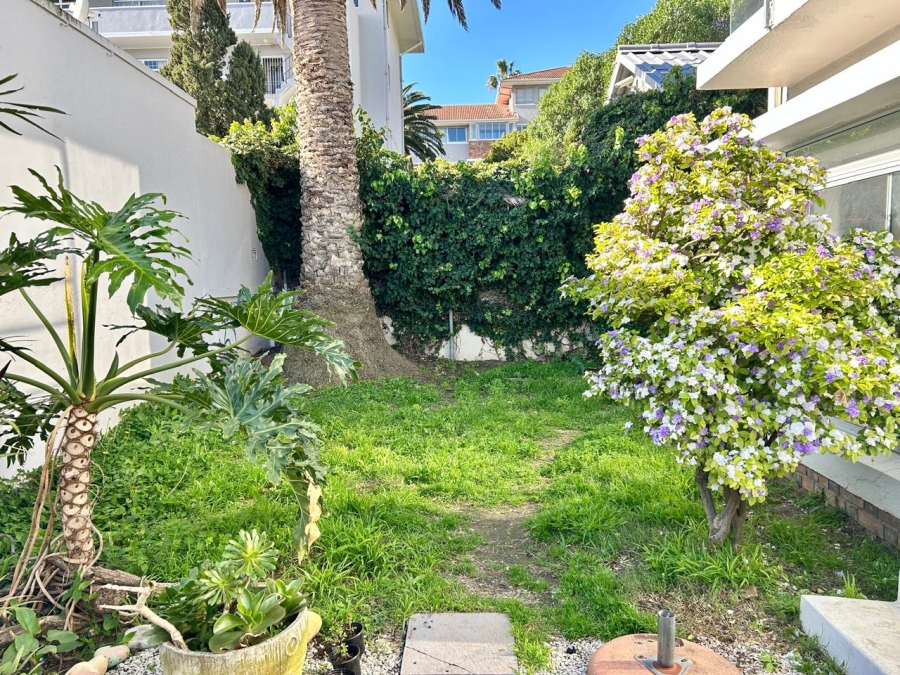 2 Bedroom Property for Sale in Sea Point Western Cape